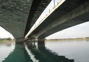 سقوط ماهیگیر به رودخانه دز در پی تصادف
